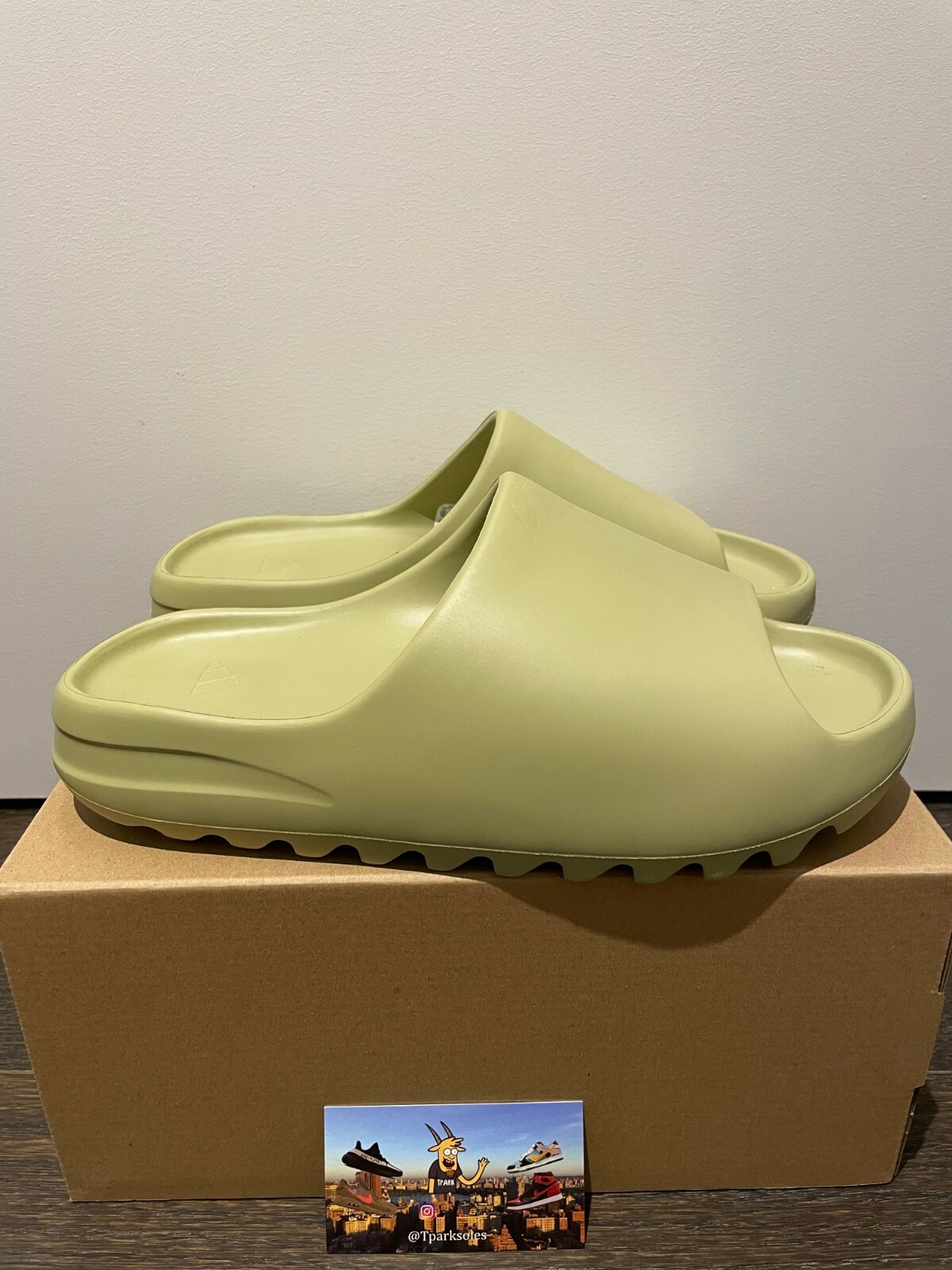 Yeezy Slide Resin Size 10 Brand New 100% Authentic image
