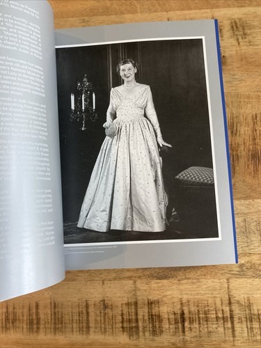 REDUCED Christie's Auction Catalog Magnificent Jewels December 2017 RARE - Picture 10 of 20