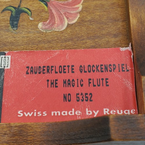 Caja de música Reuge pintada a mano firmada de colección. ""La flauta mágica"" Suiza" - Imagen 9 de 14