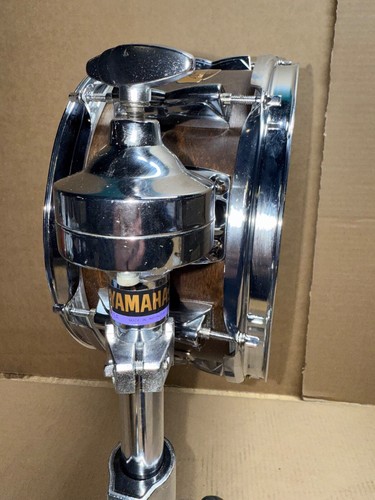 Yamaha Subkick SKRM100 mit Ständer und Road Case - Bild 9 von 21