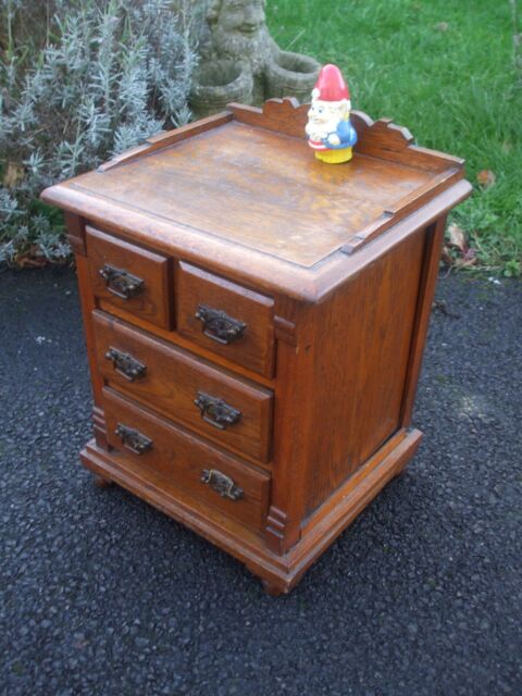 Antique miniature oak chest drawers salesman's sample / apprentice piece Antique miniature oak chest drawers salesman's sample / apprentice piece