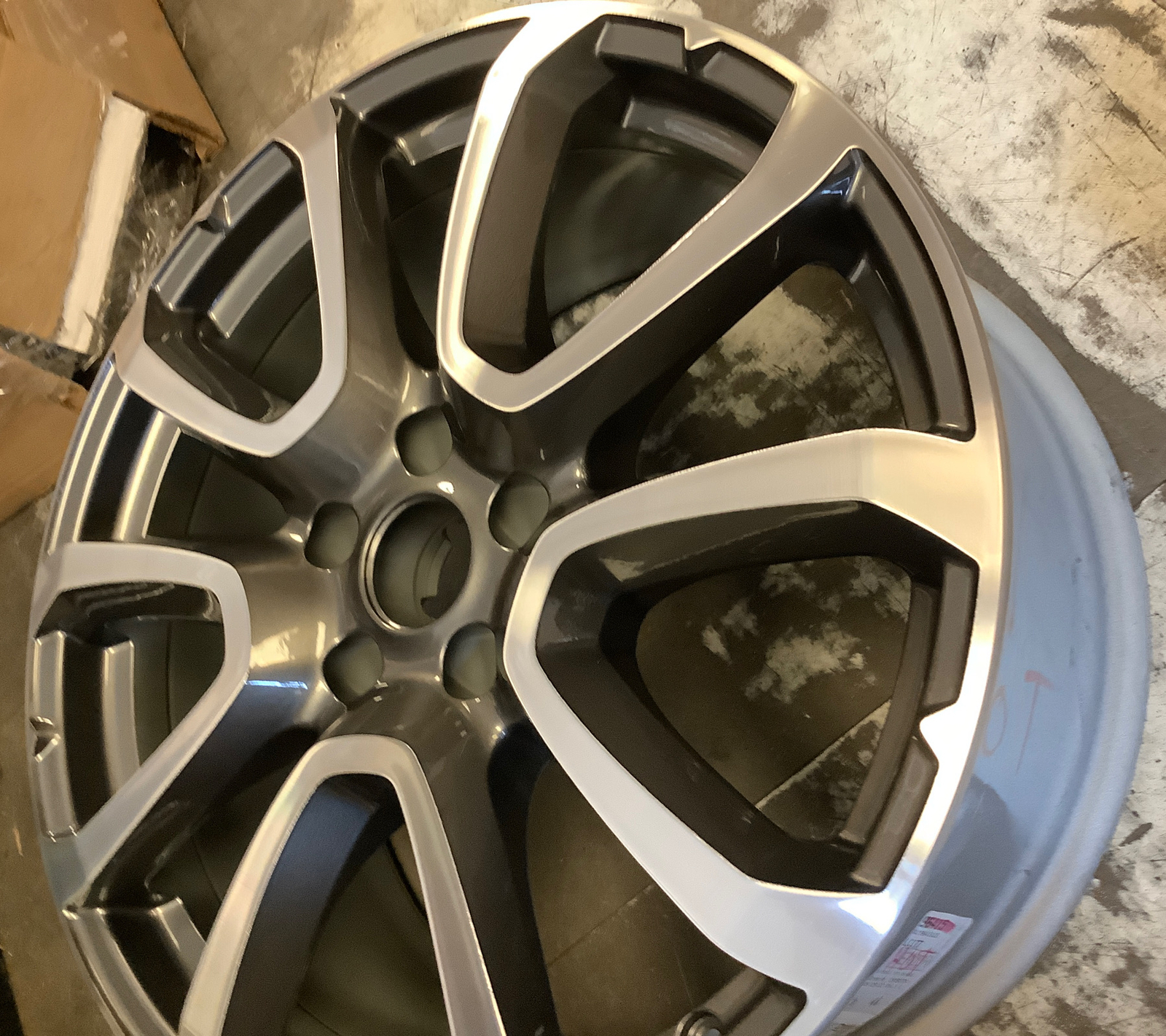 Maserati Levante 17 18 96415 aluminum OEM wheel rim 19 x 8.5 Front CNC Charcoal