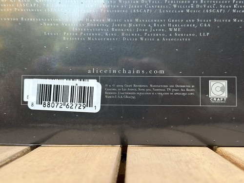 ALICE IN CHAINS - BLACK GIVES WAY TO BLUE 15TH ANNIVERSARY BLACK SMOKE - IN HAND - Picture 4 of 7