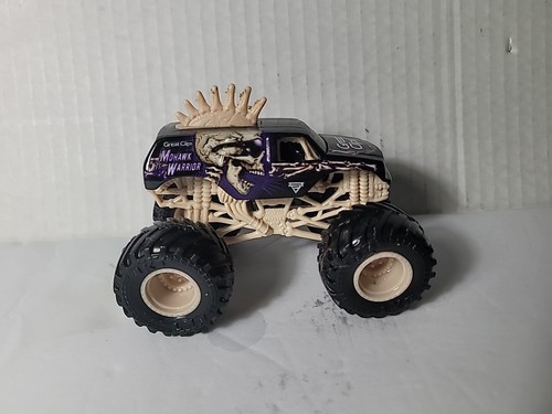 Monster Jam Mohawk Warrior Boneyard Series Monster Truck 1/64 - Imagen 4 de 8