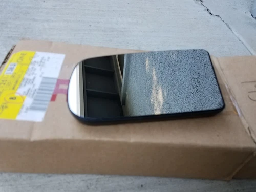 NOS 1992-96 BUICK REGAL L.H Door  Side View-Mirror Glass Left 12511383