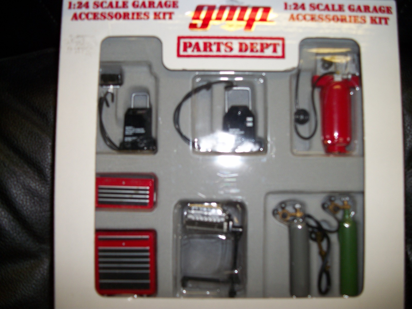 GMP GARAGE ACCESSORIES KIT 1 24 G2400115 GMP GARAGE ACCESSORIES KIT 1 24 G2400115