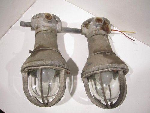 Pair Crouse-Hinds EVX215 EVA215 Explosion Proof Industrial Light Fixtures - Picture 9 of 15