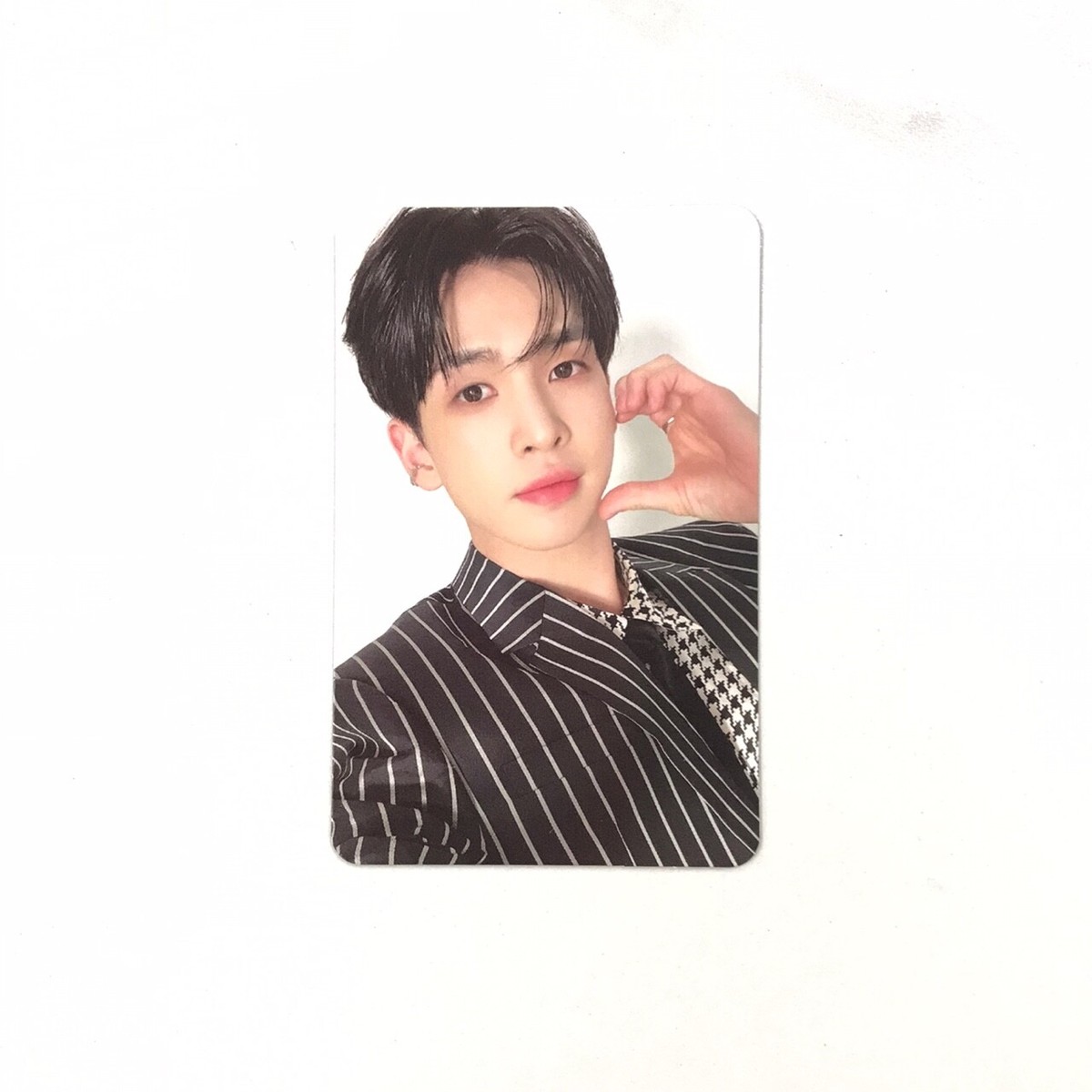 CRAVITY ヒュンジュン サイン入りチェキ MASTERPIECE CRAVITY] Master:Piece / MONO ver. / Official Photocard | eBay