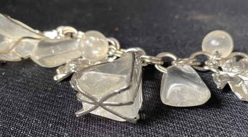 Vintage Lucite Rock and Maple Leaf Dangle Bracelet ~ Plastic ~ Resin~1960s~ YGF - Picture 6 of 18