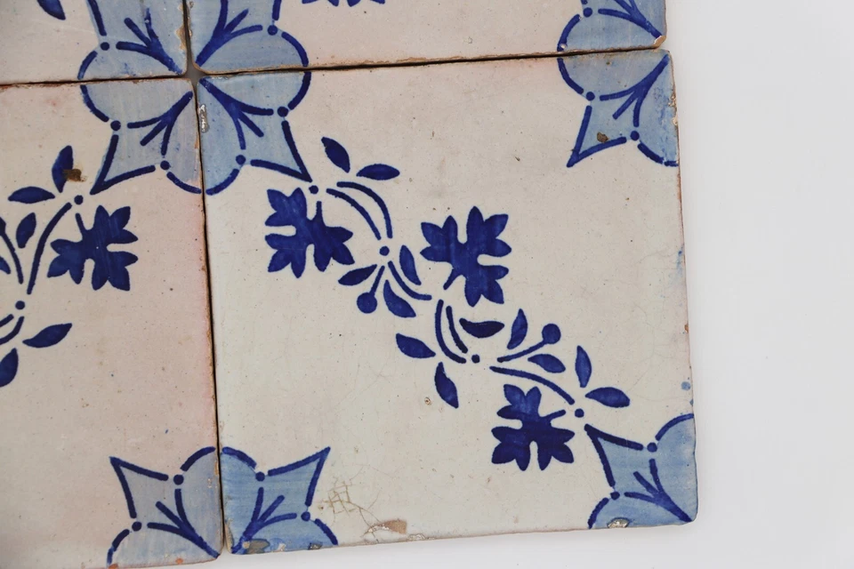 Juego de cuatro azulejos portugueses florales azules y blancos antiguos del siglo XIX Foto 4 de 4
