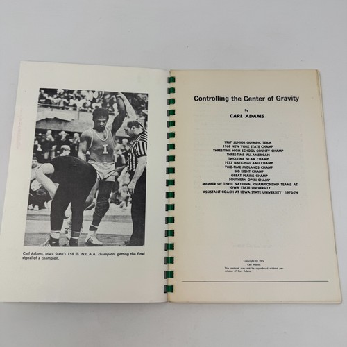 Controlling Your Center of Gravity Wrestling Takedown Guide by Carl Adams - Imagen 6 de 11