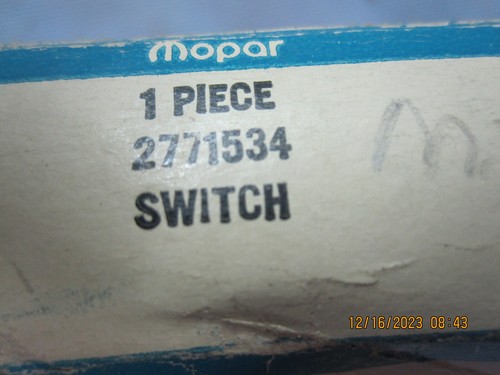 NOS 1967 1971 HORN RING SWITCH B C body Dart GTX Fury some Trucks Mopar 2771534 - Picture 6 of 6