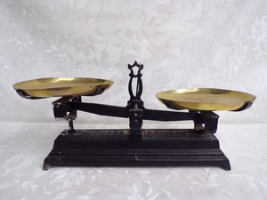 Antique-Decorative-ROBERVAL-10kg-Scale-with-8-034-Brass-Plates