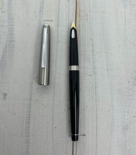 Vintage Pilot Fountain Pen 14K Gold Nib Soft Line Variation Black Silver Cap JPN - Picture 2 of 8