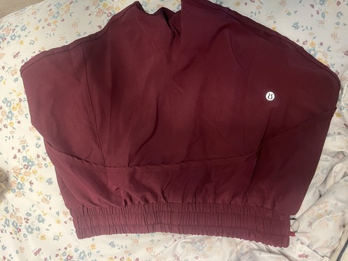 Lululemon Shorts 4 burgundy maroon on the fly drawstring athleisure workout - Picture 3 of 4