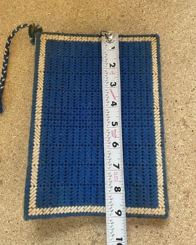 Vintage Alcoholics Anonymous Book Cover Handmade Cross Stitch One Day At A Time - Foto 6 di 6