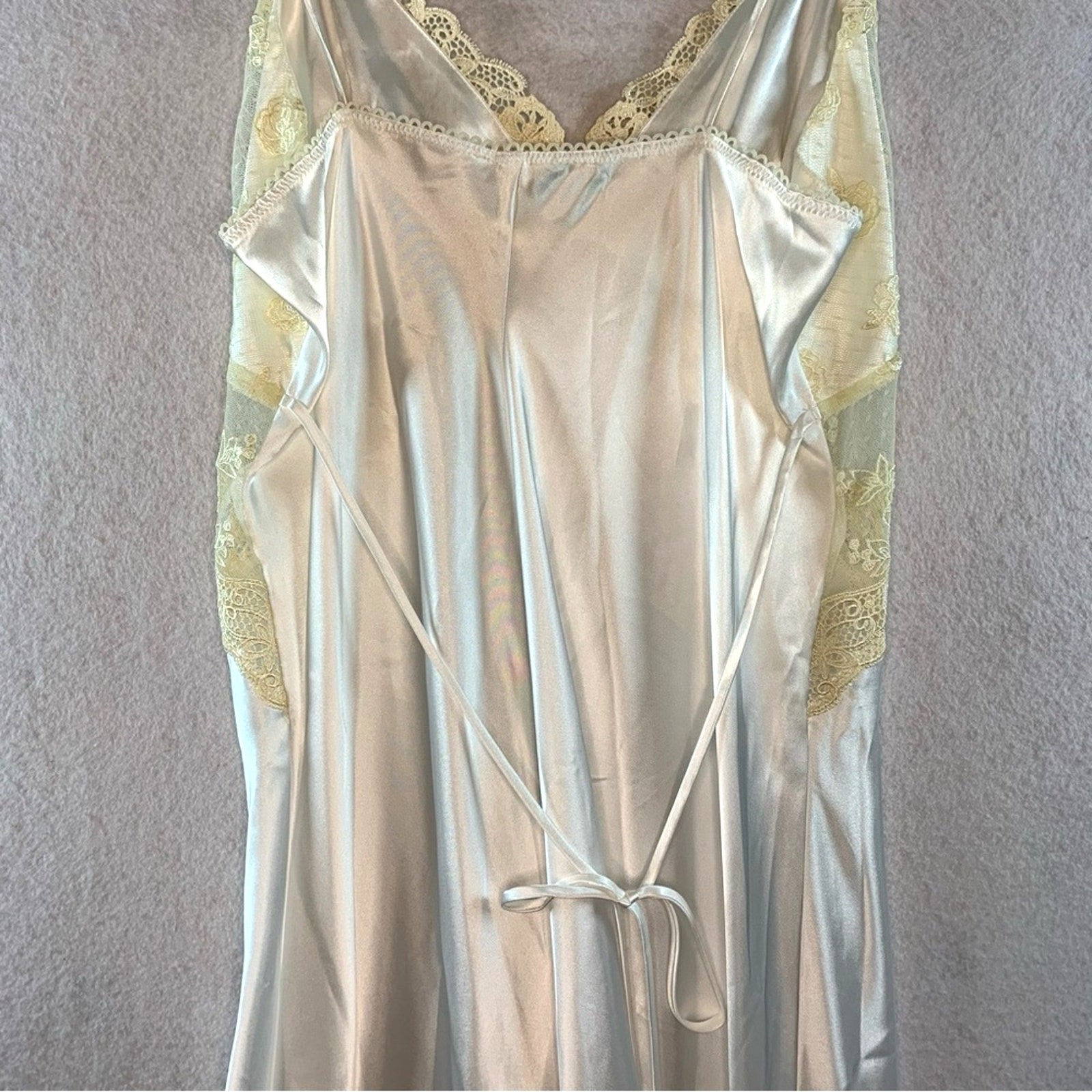 Flora Nikrooz Satin Lace Robe Chemise Slip 2pc Set Ivory Cream Bridal Lingerie  