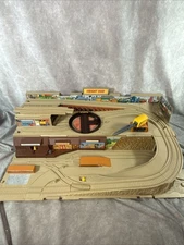 Vintage Mattel Hot Wheels Sto and Go Railroad Freight Yard Playset 1983