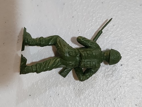 Vintage 1960's MPC Plastic Green Army Infantry Soldiers Lot of 90 Figures - Picture 12 of 21