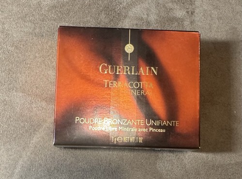Guerlain Terracotta Mineral Flawless Bronzing Powder 01 Light - Picture 1 of 8