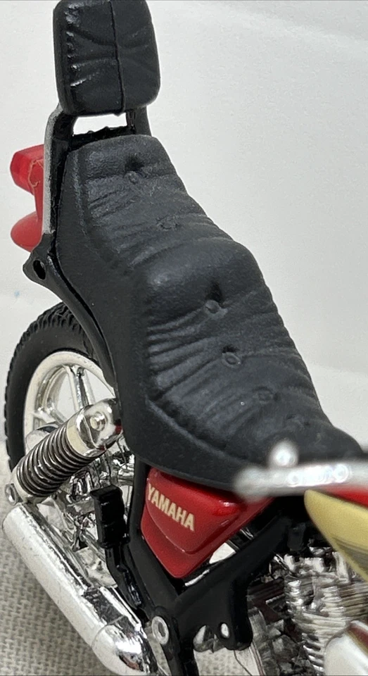 Rojo Yamaha Virago Motocicleta Motormax Super Bikes Soporte Hombre Cueva Habitación Decoración Foto 4 de 4