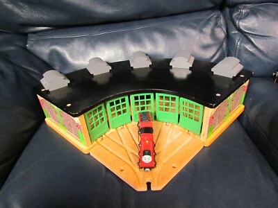 Thomas The Train Wooden Railway Roundhouse Engine Shed