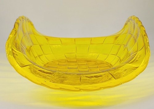 Scarse! Viking 'Country Craft' Yellow Basket Weave XLG Fruit Bowl GLOWS PINK! - Picture 4 of 12