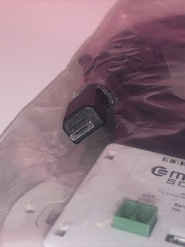 Embedia 3 Button USB Connected Wall Switch SW7-S3-U-OSC Solarai Brand new SW7S3 - Picture 3 of 3