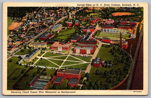 Aerial View of N.C. State College Raleigh Clock Tower War Memorial Postcard - Afbeelding 1 van 2