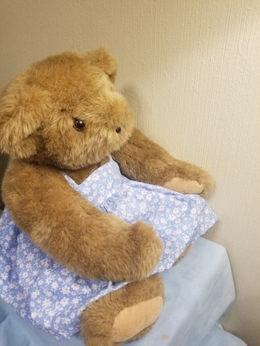 HANDMADE 16” ALL AMERICAN MOM BEAR from Vermont Teddy Bear - Picture 10 of 14