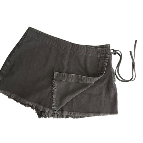 Happily graue Wickelshorts Größe 9/29 schwarz abgenutzt Grunge Goth ausgefranster Saum