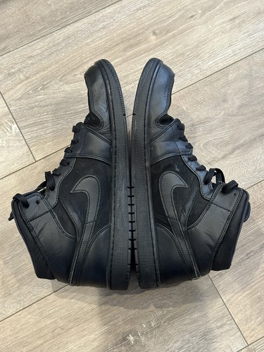 NIKE Air Jordan 1 Mid Men’s Triple Black Basketball Shoes 13 554724-011 - Picture 7 of 11