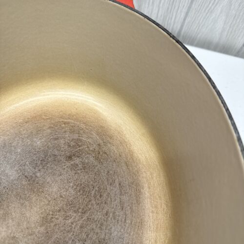 Horno holandés Le Creuset, # 29, 5 cuartos, rojo, hierro fundido, esmalte, ovalado, francés - Imagen 23 de 24