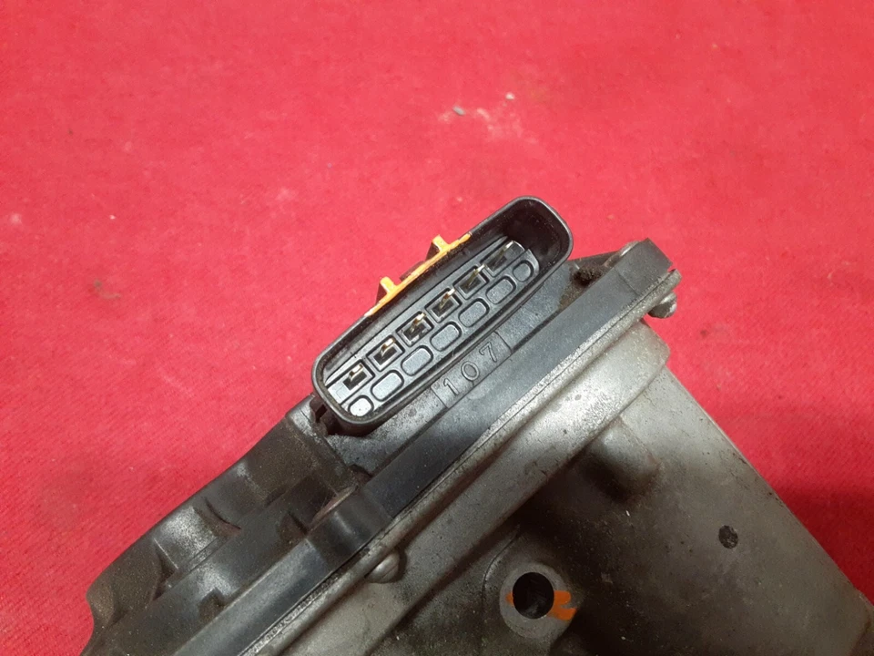 Volvo S40 V50 2005 2006 2007 2008 2009 2010 carrocería del acelerador con actuador 2,4 L L5 Foto 3 de 4