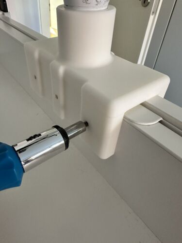 Reer 19050 Wickeltischstrahler Halter für Ikea Wickelkommode - Bild 6 von 12