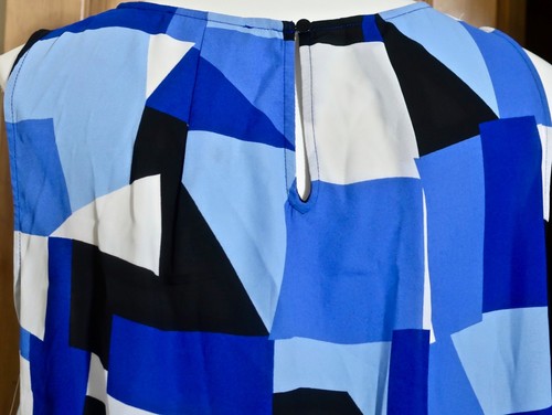 New w $69 Tag Size 2X Nine West Blue Geometric Sleeveless Chiffon Blouse - Picture 7 of 11