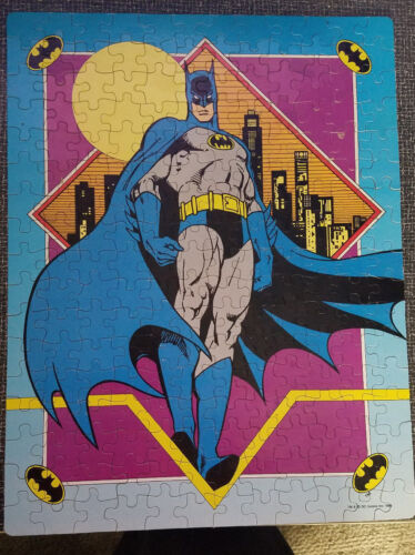 Vintage Golden Batman DC Comic 200 Piece Jigsaw Puzzle 1989, 14" x 18" Complete