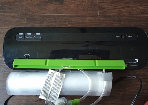 FoodSaver Space-Saving Vacuum Sealer VS1210 - Picture 2 of 5