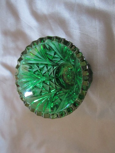 Vintage Weishar Glass pressed glass Emerald Green  vase 4"  W. Virginia glass - Foto 2 di 7