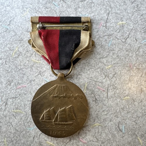 ORIGINAL WWII US Army Navy Marine Victory Occupation Of Germany Medal - 第 2/2 張圖片