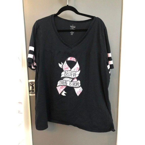 T-Shirt Torrid Größe 3 Krebs rosa und schwarz