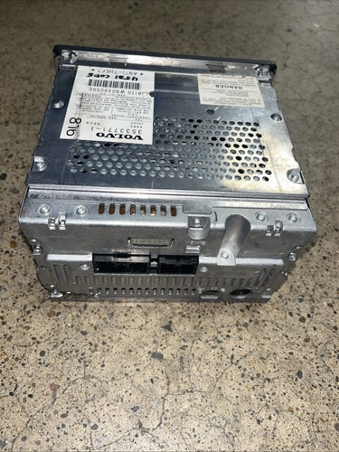 1997 - 2000 OEM VOLVO V70 AM FM CD PLAYER RADIO RECEIVER - Picture 4 of 8
