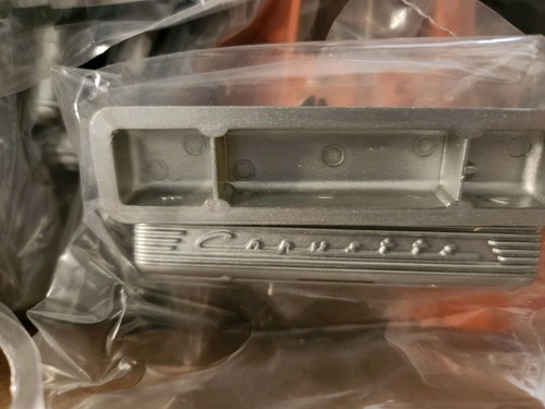 Revell Corvette 327 Fuel Injected Engine Model Kit 1:6 Scale ~ SEE DESCRIPTION - Picture 9 of 10