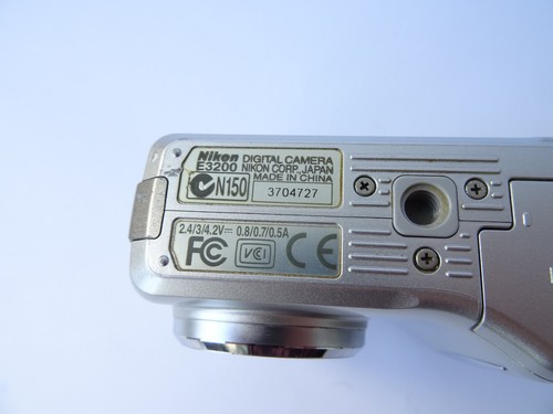 Nikon Coolpix 3200 Silver 3.2 MP 3x Optical Zoom Digital Camera - Tested/Works! - Picture 10 of 16