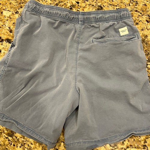 American Eagle men’s size small, fits teen L or XL better in blue chambray short - Picture 5 of 6