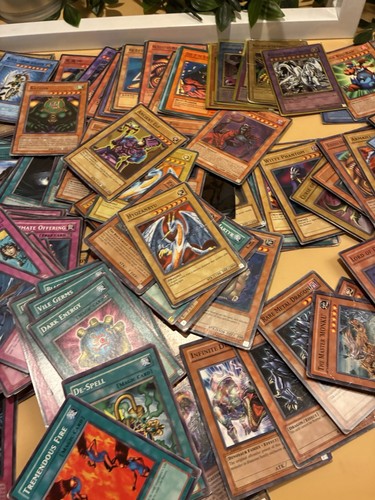 Yu-Gi-Oh! Cards Bulk Lot Unsearched Player Collection Vintage & Modern Mix - Foto 13 di 15