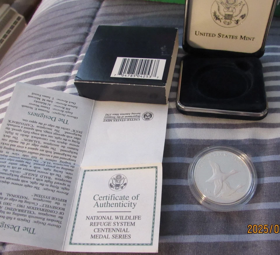 BU 2003 Silver National Wildlife Refuge System Medal: CANVASSBACK Duck (Proof) - Image 2 of 4