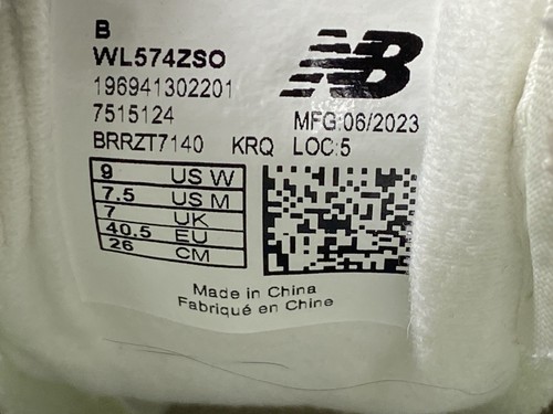 New Balance Sneakers Women's Size 9 - Picture 7 of 7