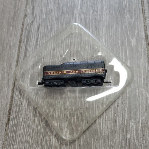 Hallmark Keepsake Ornament TENDER Lionel Train 746 Norfolk Western Vintage 1999 - Picture 2 of 11