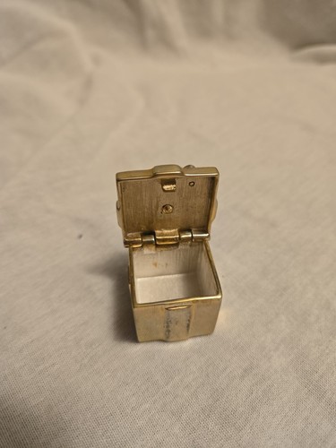 Tiffany & Co. Sterling 925 Pill Holder Trinket Bow Present Box. Hinged,Marked - Picture 5 of 6